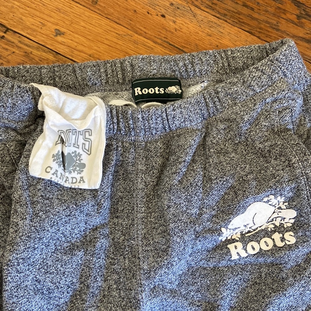 Roots original slim sweatpant size small in salt and pepper